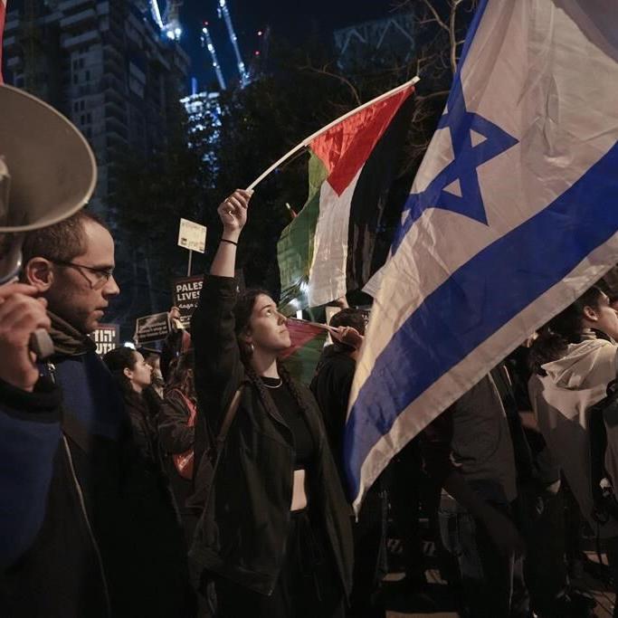 Israelis protest judicial overhaul plans for 7th week
